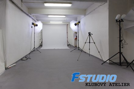FSTUDIO pronájem fotoateliérů profi profesionální fotograf Praha