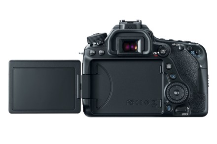eos80d-back-lcd-open-